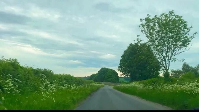 4K Drive Through The English Countryside (Cotswolds) / Small Country Roads