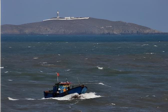 US, Canadian Navies Stage Rare Joint Mission Through Taiwan Strait ...