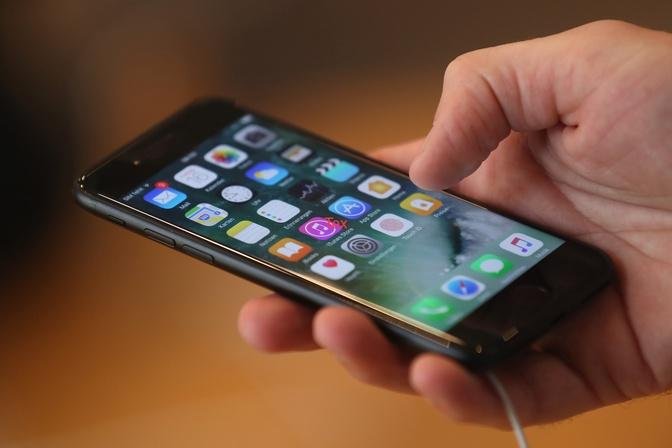 federal-agency-warns-millions-of-iphone-users-to-change-settings-now