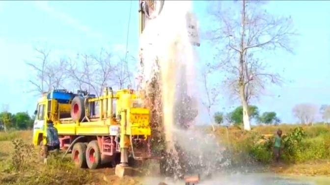 BOREWELL DRILLING IN INDIA || H2O FULL PRESSURE || AMAZING BOREWELL ...