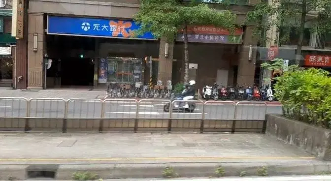 台北市公車窗外風景