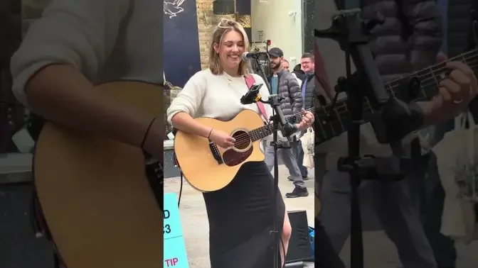 Street Concert of ALLIE SHERLOCK IN GRAFTON STREET