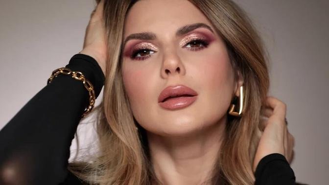 Full-on holiday glam makeup tutorial  |  ALI ANDREEA