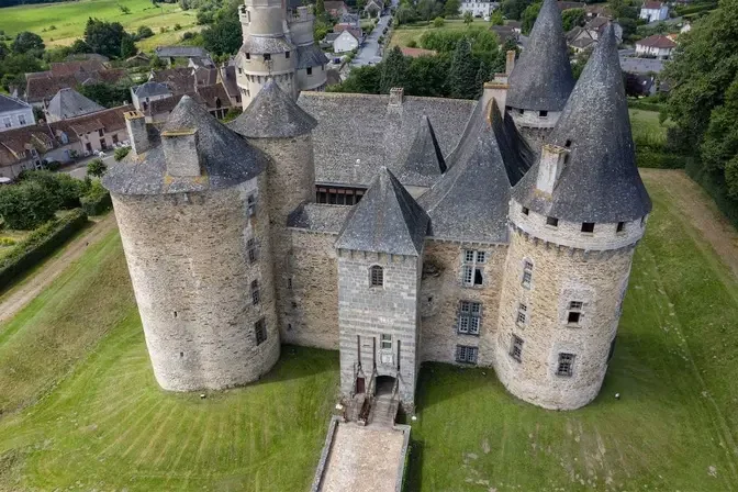 A view of the façade of Château de Bonneval. (Courtesy of Chris Brookes Photography)