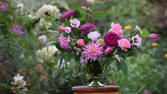 Making a Monochromatic Arrangement from the Garden __ Northlawn Flower Farm