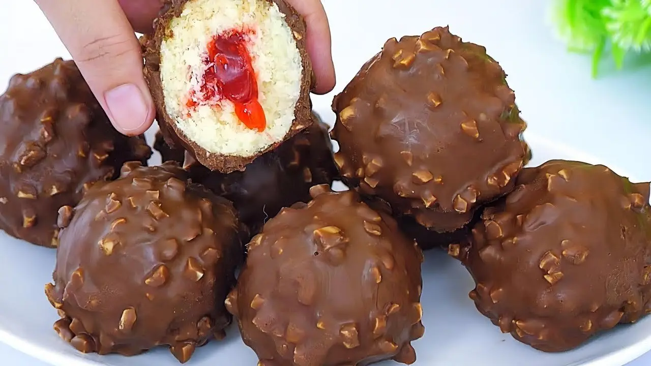 Cukup coklat, susu dan kelapa! siapkan makanan penutup lezat ini! Tanpa oven dan tanpa telur