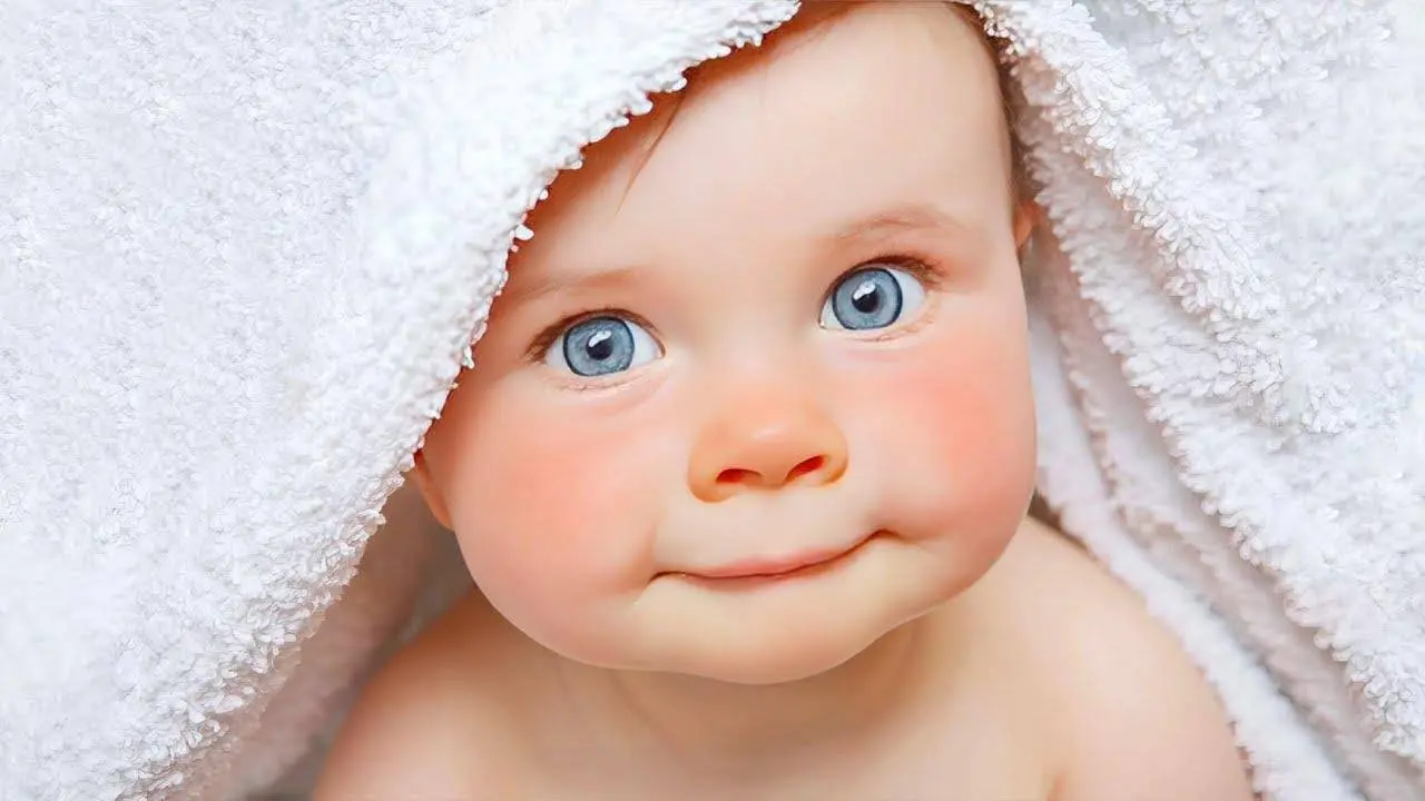 Try Not To Laugh With Funny Baby Moments Caught on Camera
