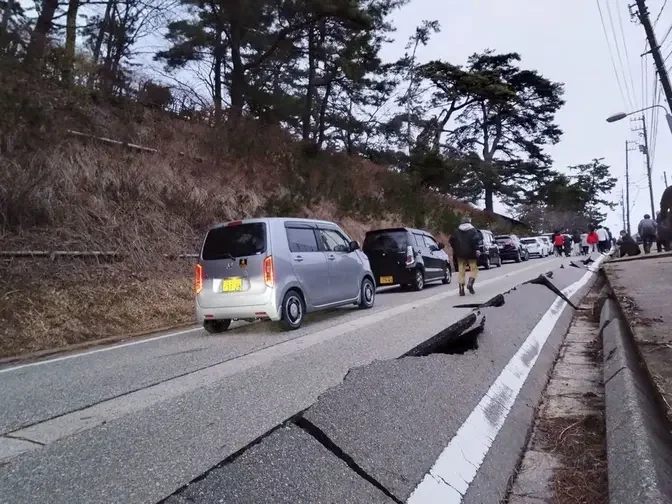 Powerful quake rocks Japan, nearly 100,000 residents ordered to evacuate