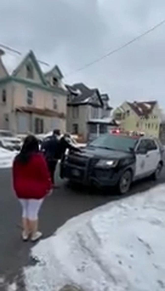 New York police officer helps turn traffic stop into surprise proposal