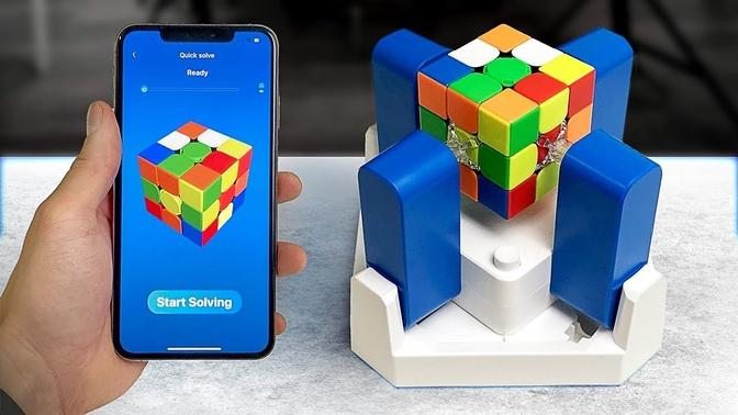 This robot solve a Rubik's cube in world record time