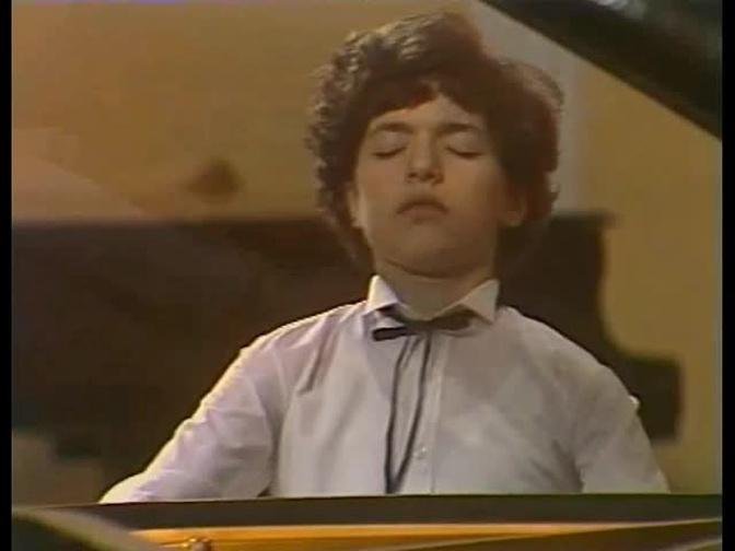 Evgeny Kissin Plays Rachmaninoff Etude-tableau Op. 39 No. 5 - Video ...