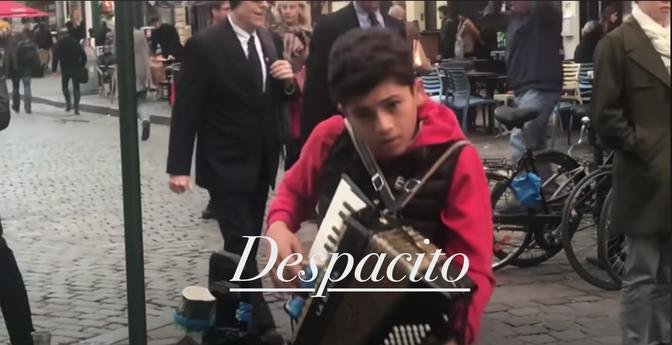 Despacito played by an AMAZING and TALENTED boy in Brussels !-
