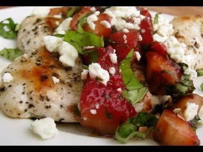 Pan Seared Chicken with Strawberries & Balsamic Glaze Recipe