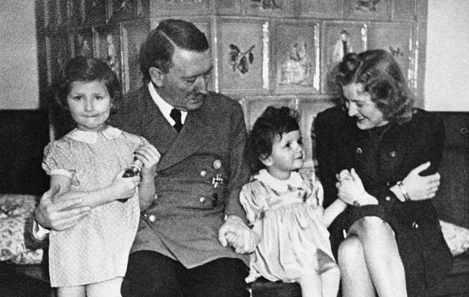 Adolf Hitler: Câu chuyện vĩ đại nhất chưa từng được kể Vietsub P3 - P4