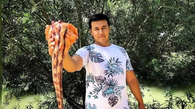¡UZBEKISTÁN! PREPARAMOS COLA DE RES CON PATATAS. VIDA EN EL PUEBLO. ASMR