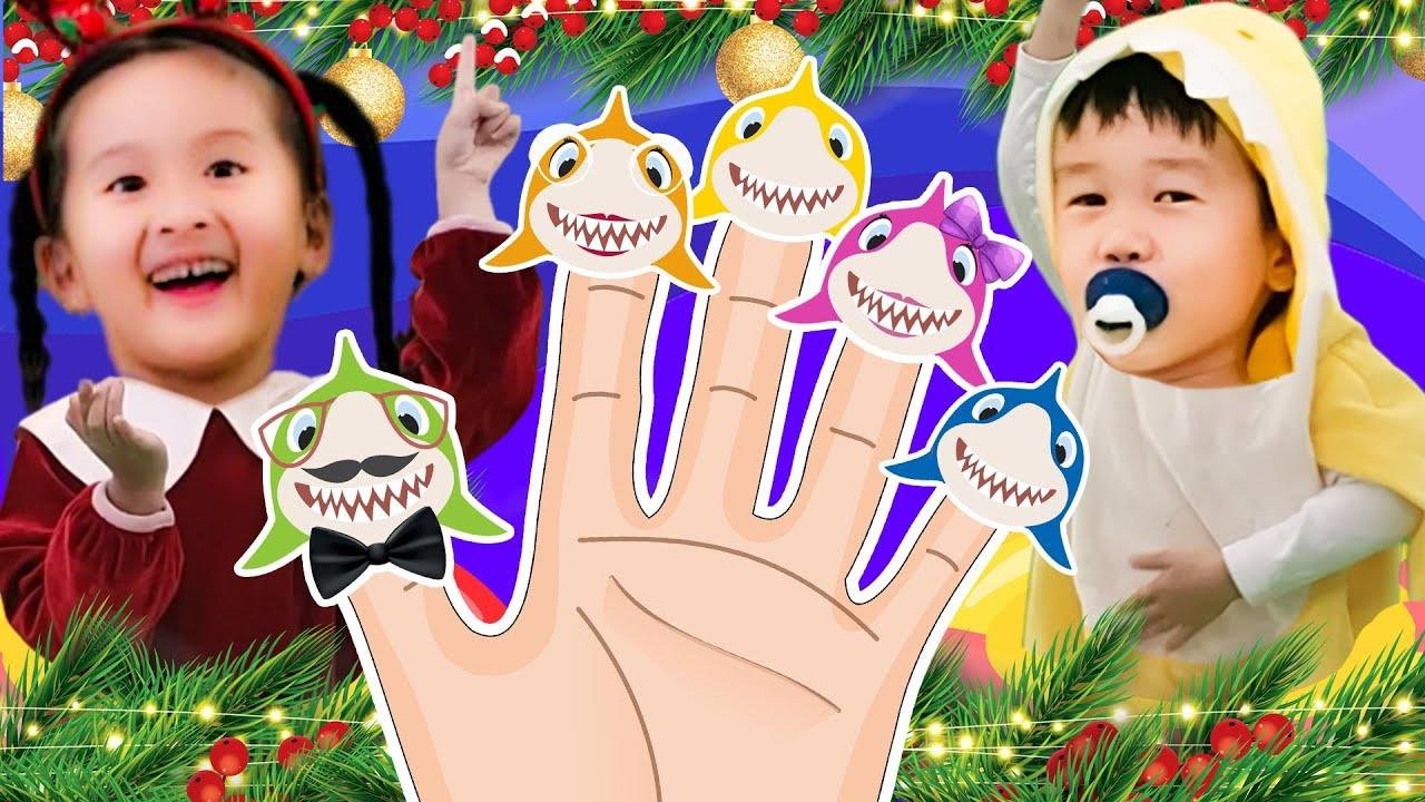 Baby Shark Finger Family with Aunty & Uncle Shark | Christmas Edition!  | DoReMi Kids Songs