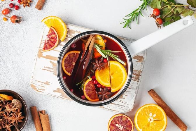 Christmas Simmer Pot Recipe: A Natural Way to Scent Your Home