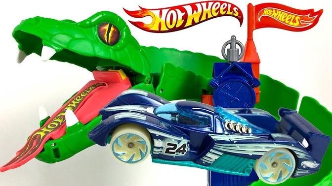 UNBOXING HOT WHEELS CITY COBRA CRUSH PLAYSET WITH LAUNCHER CAR AND A FUN COBRA WHICH OPENS ITS MOUTH