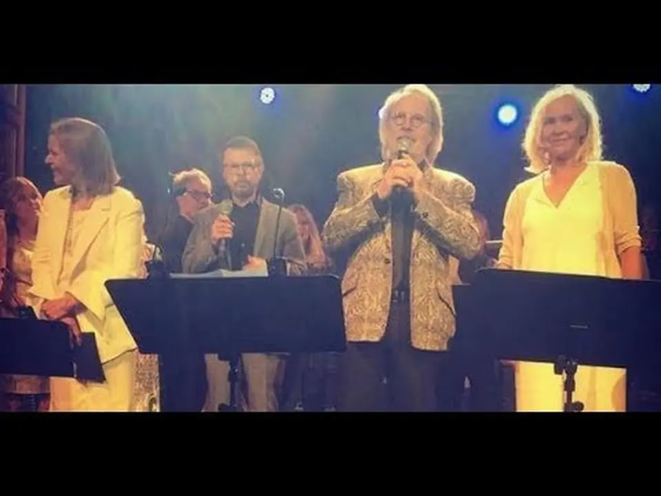 ABBA REUNION: Frida & Agnetha sing The Way Old Friends Do LIVE at Berns, Stockholm, June 2016.