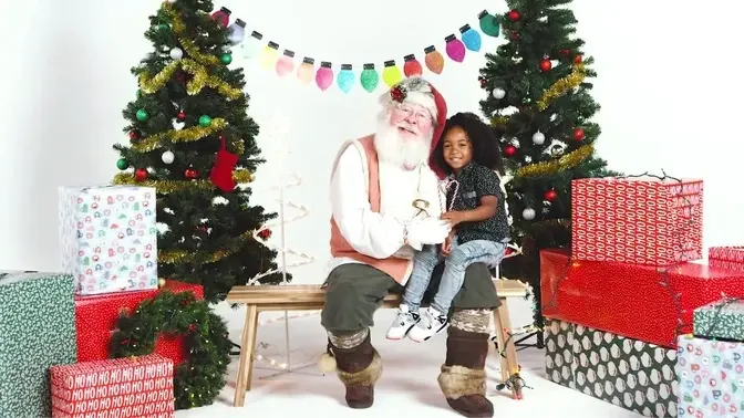 Kids Meet Santa for the First Time - Kids First Time - HiHo Kids