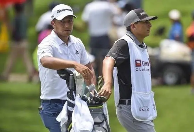 Xander Schauffele extends his lead at the Wells Fargo, with Rory McIlroy tied for second place