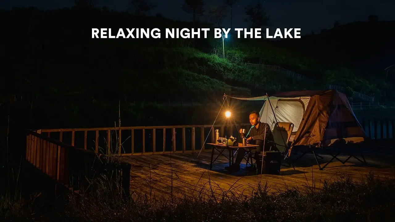 Camping saat cuaca berkabut di tepi danau, menikmati malam yang tenang dengan DJI Power 1000, ASMR