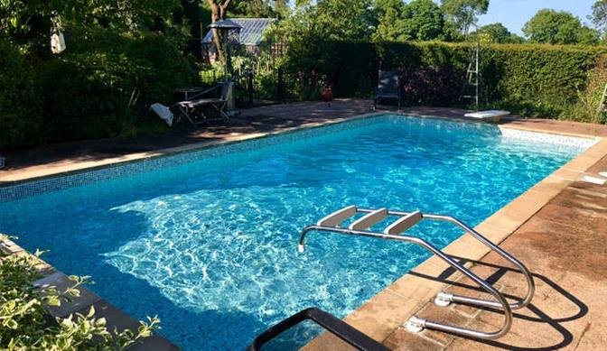 Why Unicorn Pools and Hot Tubs is the Top Pool Maintenance Company in Gerrards Cross