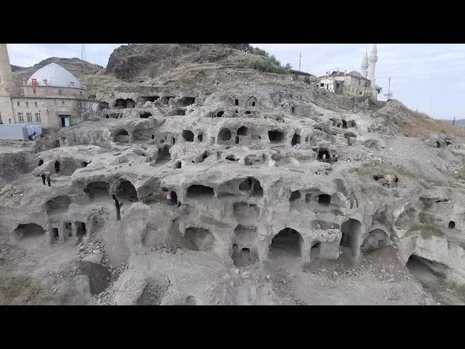 5 Mysterious Ancient Cities That Were Built UNDERGROUND!