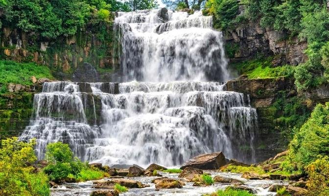 Introducing The Most Beautiful Waterfalls in Missouri