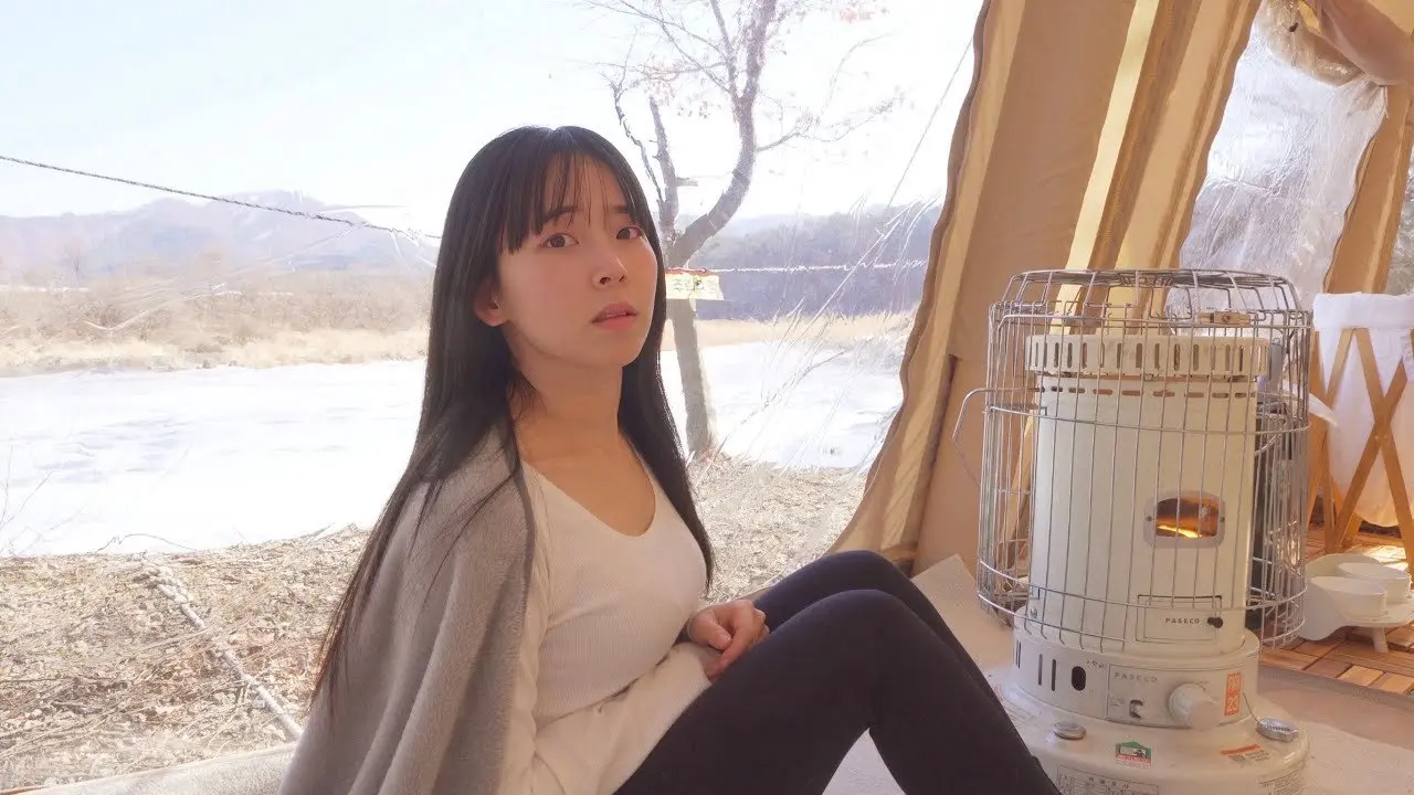 한 겨울에 입수라니.. 꽁꽁 얼어붙은 호수가 있는 장박지에서 마지막 하룻밤ㅣ홍천 용가리쌤 캠핑장