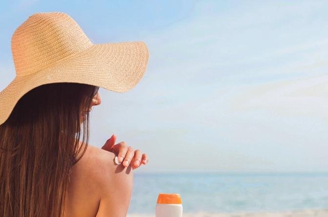 4 Reasons to Use Sunscreen Daily and How to Select the Best One