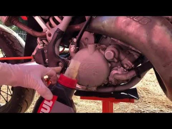 KTM 125 EXC - How To - Gear Oil Change
