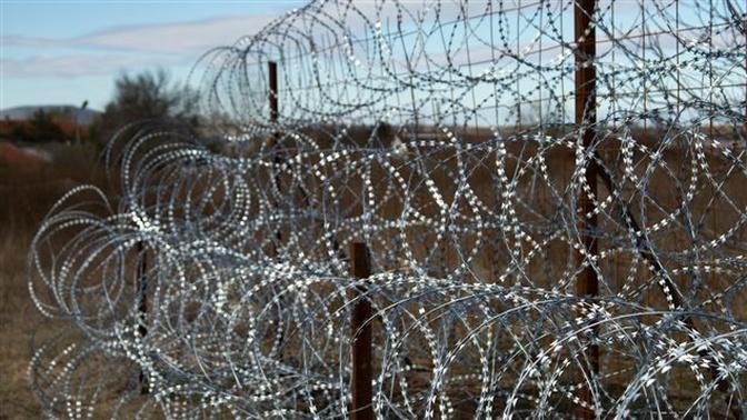 Video: Biden Border Patrol Cuts Razor Wire Fence on Private Property to Let Illegal Aliens Enter Texas