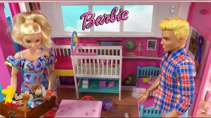 Barbie and Ken in Barbie Dream House w Barbie's Baby: How Barbie's Sister Chelsea Gets in Trouble
