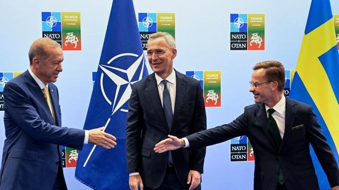 Erdogan dà il via libera all'adesione della Svezia alla NATO