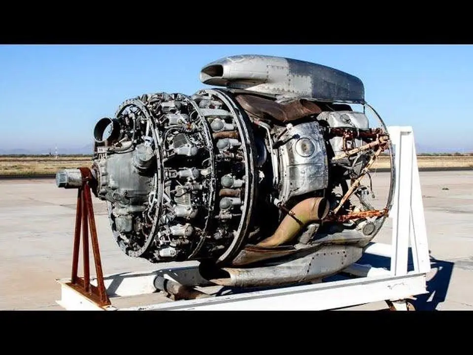 Great OLD PROPELER Airplane Engines Cold Starting up and Heavy Sound 6