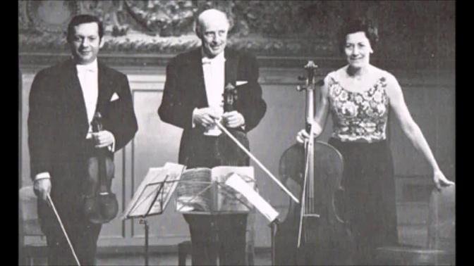 Mozart Divertimento in E Flat, K. 563 Grumiaux Trio