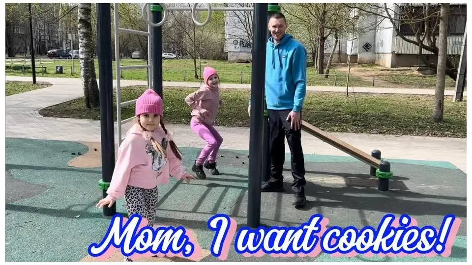 How the Russian family spends their weekends?!!