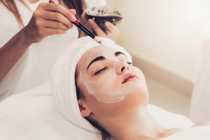 Addressing Skin Issues with Chemical Peels In Dubai