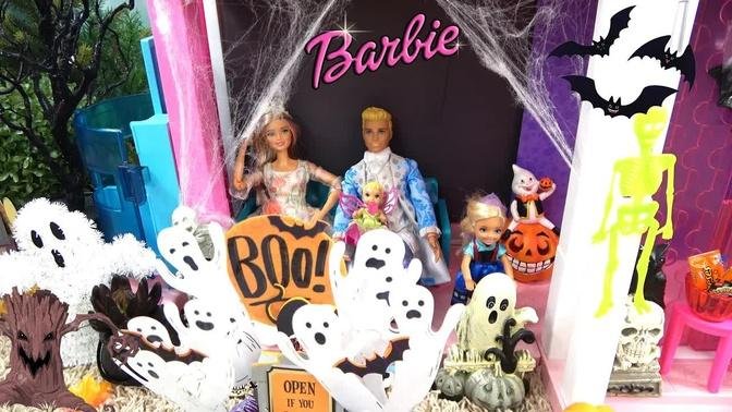 Barbie and Ken in Barbie Dream House Crazy Halloween Story with Barbie Sister and Baby Costumes Fun