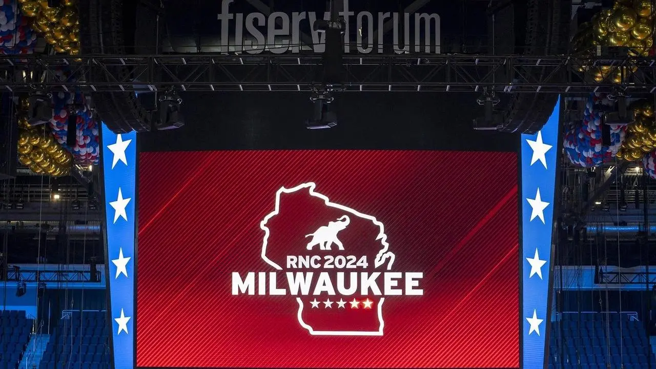 LIVE: Delegates Arrive for RNC in Milwaukee: Day 2