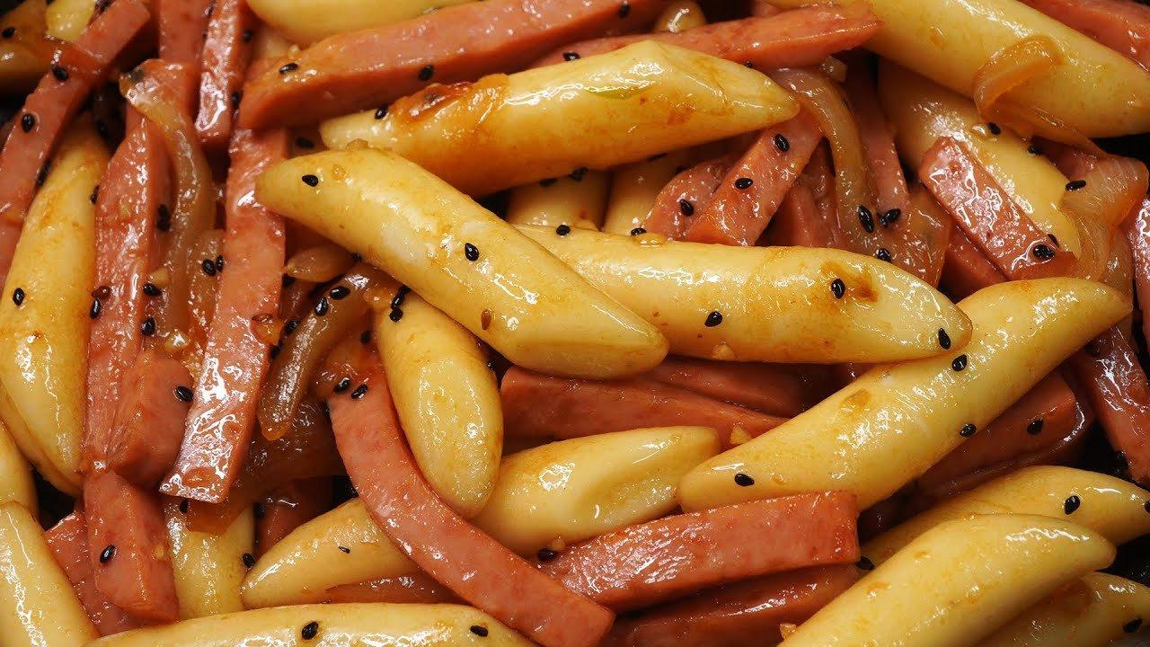 고추장, 고춧가루 없이 계속 생각나는 떡볶이. 집에서 쉽고 빠르게 정말 맛있는 단,짠 간장떡볶이 만들기.💯 평생 써먹는 떡볶이 맛있게 만드는 법.🥇 간장떡볶음 맛있게 만드는 방법