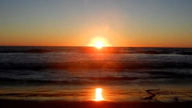 Manhattan Beach, California "Ocean Waves Crashing with Sunset" "Relaxation Meditation"