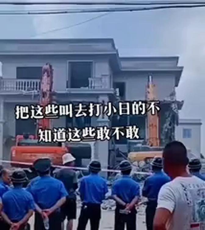 中国农民的房子被强拆的原因，可以想像中共有多坏吗？