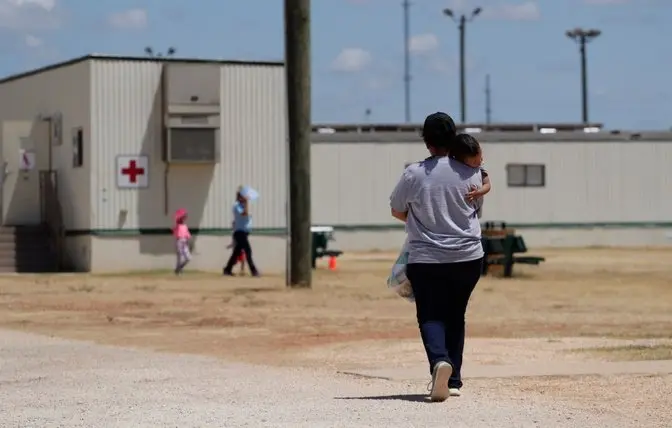 Trump administration resumes detention of immigrant families after Biden-era pause