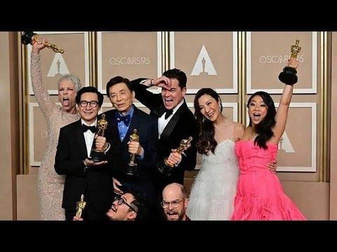 Everything Everywhere All At Once' dominates the Oscars and wins Best ...