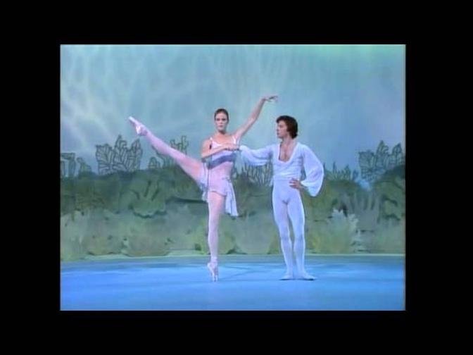 Merrill Ashley in Balanchine's Ballo della Regina (Pas de deux)