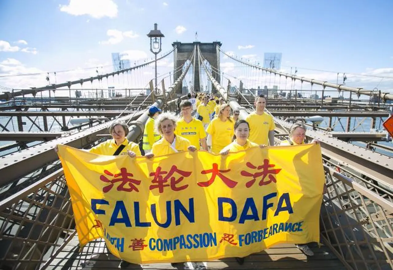 Festveranstaltung in Berlin am Pariser Platz, Freitag, 9. Mai, und am Wittenbergplatz, Samstag, 10. Mai 2025. Der 26. Welt-Falun-Dafa-Tag...